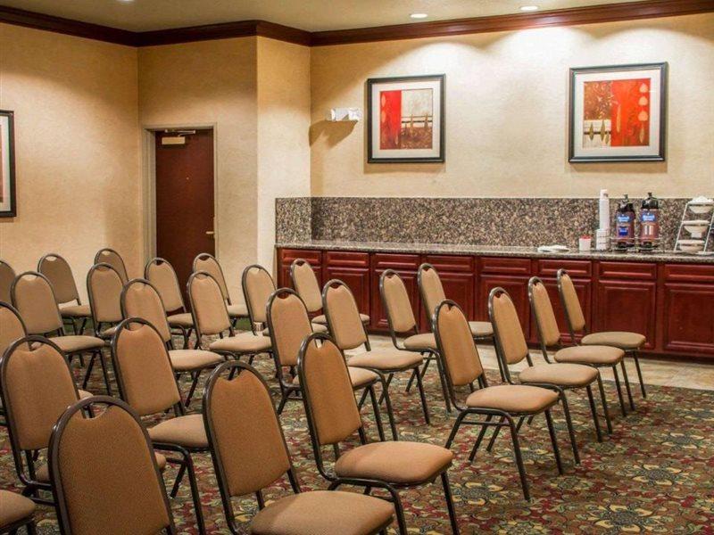 Rodeway Inn Остел Екстериор снимка